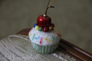 cupcake ornament
